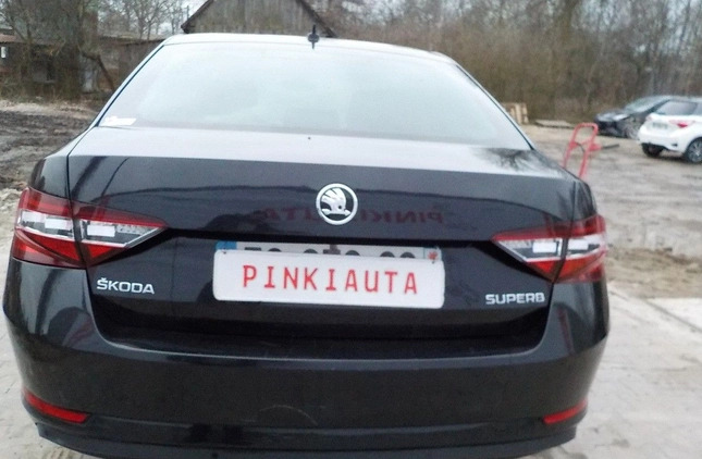 Skoda Superb cena 37900 przebieg: 405193, rok produkcji 2017 z Krynki małe 407